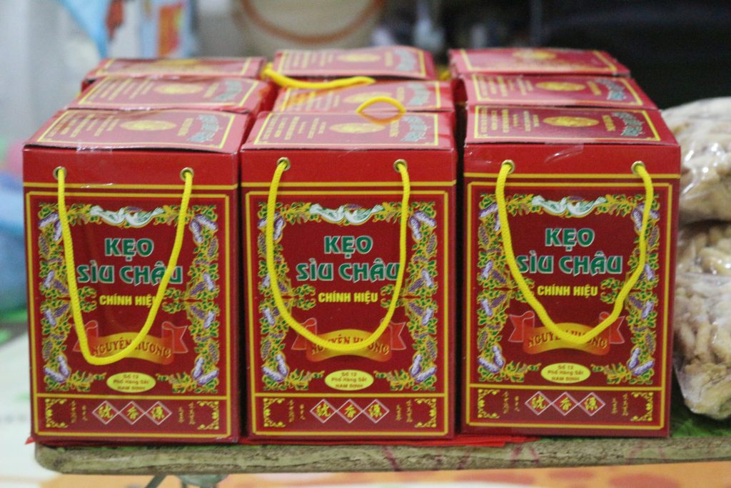 Câu chuyện 7 đời làm nghề đi qua 2 thế kỷ của kẹo Sìu Châu nổi tiếng xứ Thành Nam